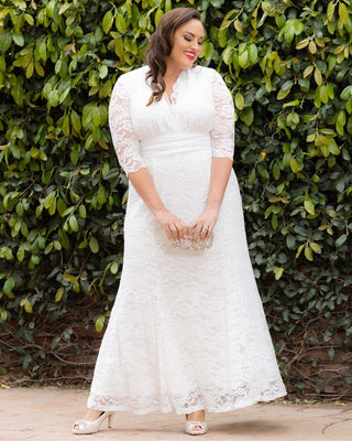 Amour Lace Wedding Gown in Ivory