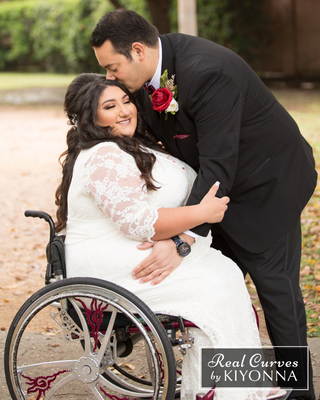 Amour Lace Wedding Gown in Ivory