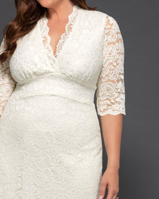 Luxe Lace Dress in Ivory/Cream