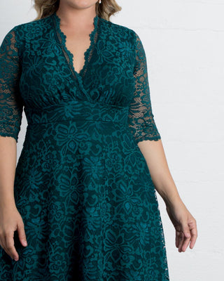 Mademoiselle Lace Cocktail Dress in Emerald Green